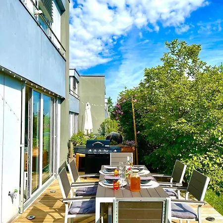 Gaestezimmer In Einfamilienhaus زيورخ