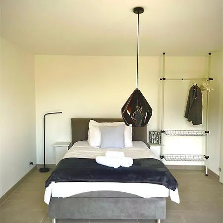 Gaestezimmer In Einfamilienhaus *